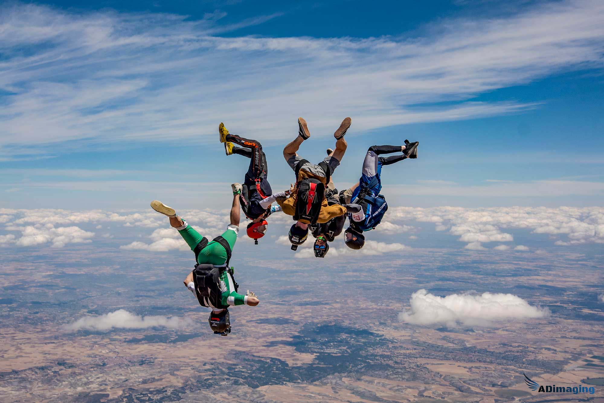 Curso y entrenamiento de paracaidismo FREEFLY Skydive Madrid